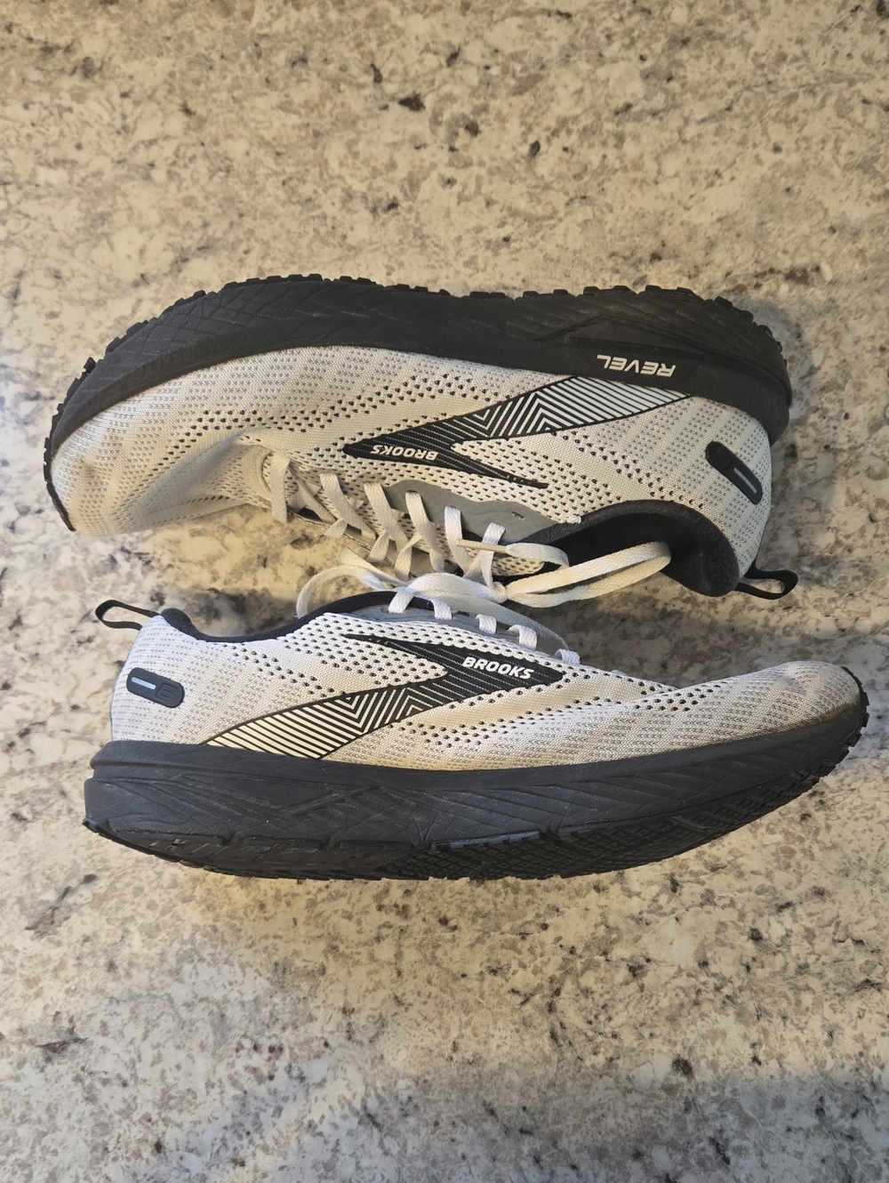 Brooks Revel 6 Men’s Running Shoes - Picture 7 of 12